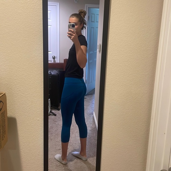 Lululemon Fast Free HR Crop 19”L Reflective Size 6 Blue Lagoon leggings - Picture 12 of 12